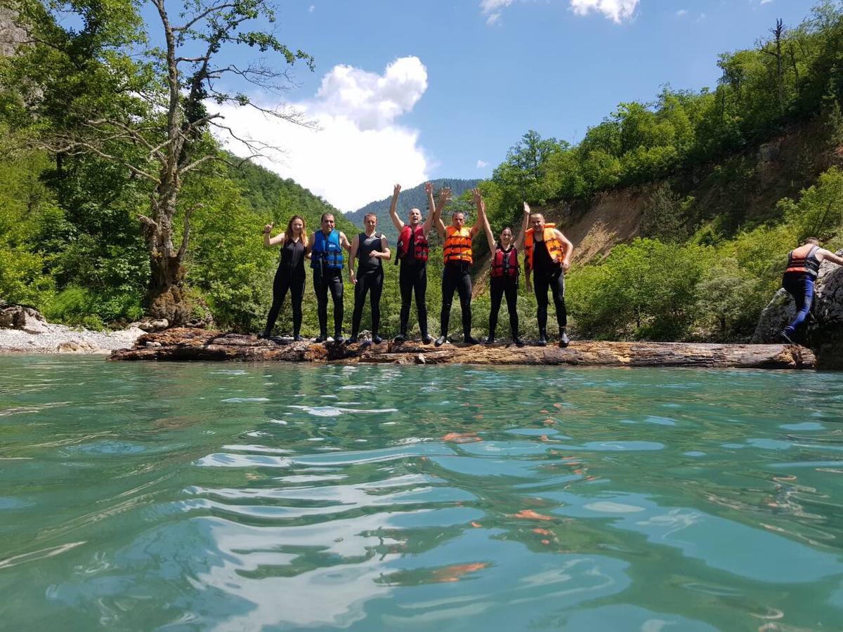 Готель Rafting Camp Tara 87 Hum Екстер'єр фото